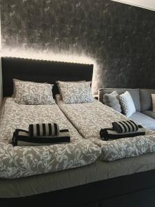 Postel nebo postele na pokoji v ubytování Helmi Villa