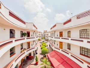 a view of the courtyard of a building at Departament en Polanco, CiudadDeMéxico in Mexico City