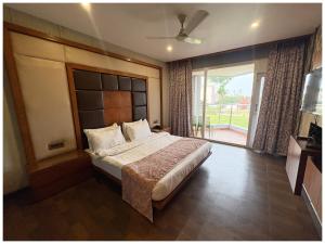 Gallery image of Private Beach Hotel Golden Palace with Swimming Pool in Puri in Puri