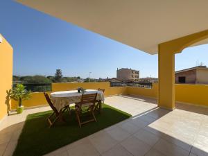 Balkón nebo terasa v ubytování AgoRa Family House