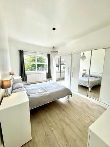 Φωτογραφία από το άλμπουμ του Charming 2BR Victorian Flat in Bexhill-on-Sea σε Bexhill