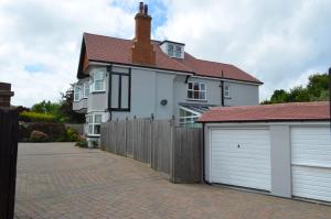 The building where the guesthouse is located 