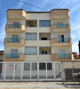 El edificio en el que está el departamento