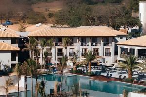 Bazén v ubytování Pyreneus Residence - GAV Resorts nebo v jeho okolí