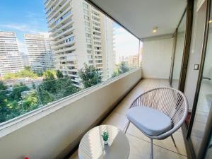 Μπαλκόνι ή βεράντα στο Parque Arauco 4 Huéspedes - Las Condes