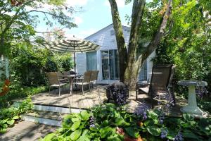 Κήπος έξω από το Private Oasis Ranch • In Town Princeton • 2BR/2B