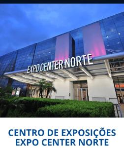 un edificio con il centre de expos expo centernet di Suites Essepê! Expo center norte, Anhembi, Rodoviaria Tiete, Templo Salomao e Vautier a San Paolo