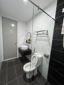 バヤンレパスにあるMaster Bedroom Only in Bayan Lepas NOT STUDIOのギャラリーの写真 +14枚の写真