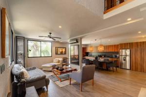 Ruang duduk di Art House Tulum - A Living Work of Art +56 gambar