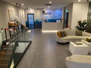 Ruang duduk di R Hotel Aeropod