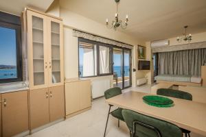 Et opholdsområde på Panoramic Sea View