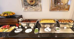Makanan di atau berdekatan hotel