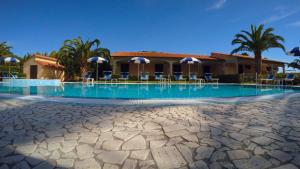 The swimming pool at or close to Lido Azzurro Residence rta