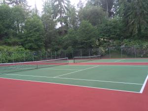 Tennis and/or squash facilities at Multi Resorts at Kala Point or nearby
