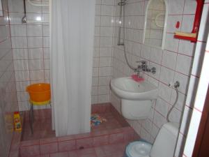 Kúpeľňa v ubytovaní Pokoje Gościnne Dąbrowscy + 22 fotografií