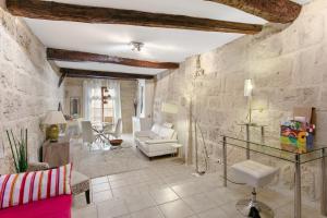 Gallery image of Serinity - 17th century, designer apartment in Pézenas