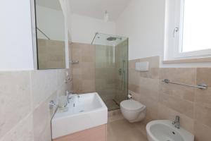 A bathroom at B&B Villa Cinzia Még 22 kép