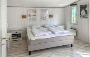 Ένα ή περισσότερα κρεβάτια σε δωμάτιο στο Lovely Home In Jerup With Wifi