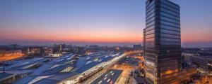 ウィーンにあるVienna Apartments Hauptbahnhofの高層ビルのある街の景色