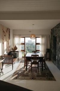 Χώρος καθιστικού στο Rooi Els Sea Cottage
