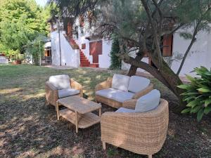 En have udenfor Casale della Luna + 50 billeder