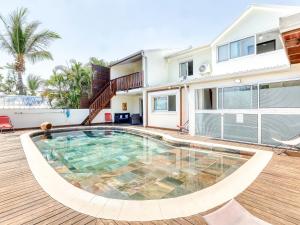 Πισίνα στο ή κοντά στο Appartement confort avec terrasse près de Saint-Denis - FR-1-786-51