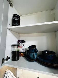 Η κουζίνα ή μικρή κουζίνα στο Urban Wolfie with FREE parking & own bicycle