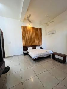 Afbeelding uit fotogalerij van The Emerald Palace in Sehore