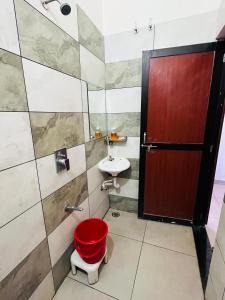 Afbeelding uit fotogalerij van The Emerald Palace in Sehore