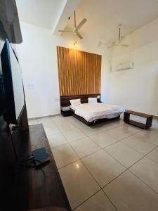 Afbeelding uit fotogalerij van The Emerald Palace in Sehore +21 foto's