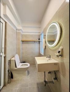 Ένα μπάνιο στο The Old Alley Hotel & Apartment +42 φωτογραφίες