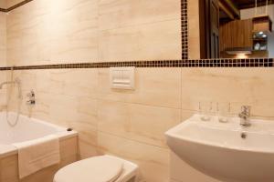 Łazienka w obiekcie Apartamenty Hotelu Pod Orłem