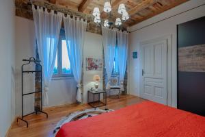 Voodi või voodid majutusasutuse Villa with large pool, 500 meters from the beach with a fantastic view - by TRAVELER tourist agency - ID 2217 toas +36 fotot