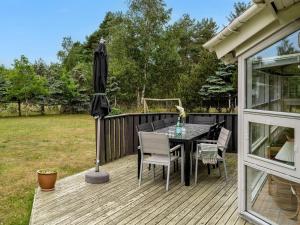 Zahrada ubytování Holiday Home Gjorgjija - from the sea by Interhome