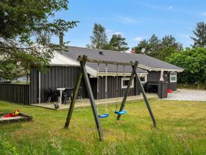 Herní místnost nebo prostor pro děti v ubytování Holiday Home Gjorgjija - from the sea by Interhome