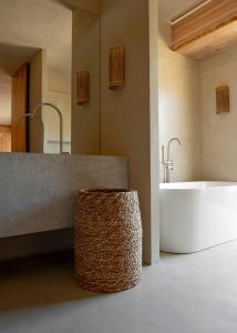 Bilik mandi di Casa Daia