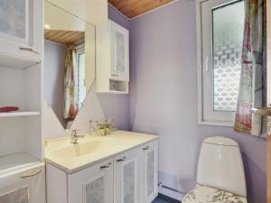 Koupelna v ubytování Holiday Home Ormar - 100m to the fjord by Interhome + 17 fotografií