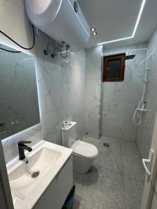 Photo de la galerie de l'établissement Guesthouse Dritan Selimaj, à Valbonë