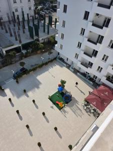 Ο χώρος παιχνιδιού για παιδιά στο Cozy and well furnished Apartment Near the Seaside