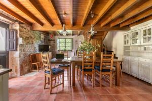 Khu vực ghế ngồi tại La Casa vacacional del Güelu