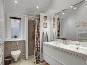 Vannituba majutusasutuses Holiday Home Lilie - 270m from the sea by Interhome +17 fotot