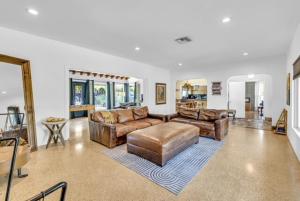 Billede fra billedgalleriet på 400 4BR Jacuzzi Heatrd Pool and Full-Size Ball Courts i Pompano Beach