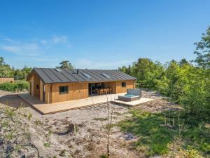 Loodusmaastik puhkemaja lähedal