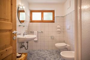 Gallery image of Bnb Lettnerhof Balcony Family Suite in Monguelfo