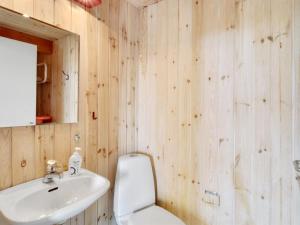 Ένα μπάνιο στο Holiday Home Simjanka - 600m from the sea by Interhome +14 φωτογραφίες