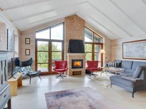 Posezení v ubytování Holiday Home Andri - 600m to the fjord by Interhome