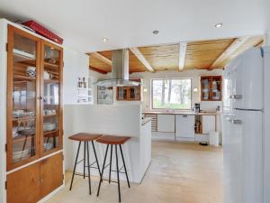 Kuchyň nebo kuchyňský kout v ubytování Holiday Home Nella - 1-2km from the sea by Interhome + 30 fotografií