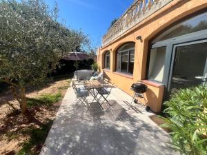 O grădină în afara Aix-en-Provence, Cosy studio au calme de la campagne avec Spa et Clim