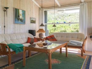 Posezení v ubytování Holiday Home Wilma - 400m from the sea by Interhome