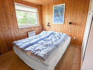 Ένα ή περισσότερα κρεβάτια σε δωμάτιο στο Holiday Home Hennrik - 500m from the sea by Interhome +8 φωτογραφίες